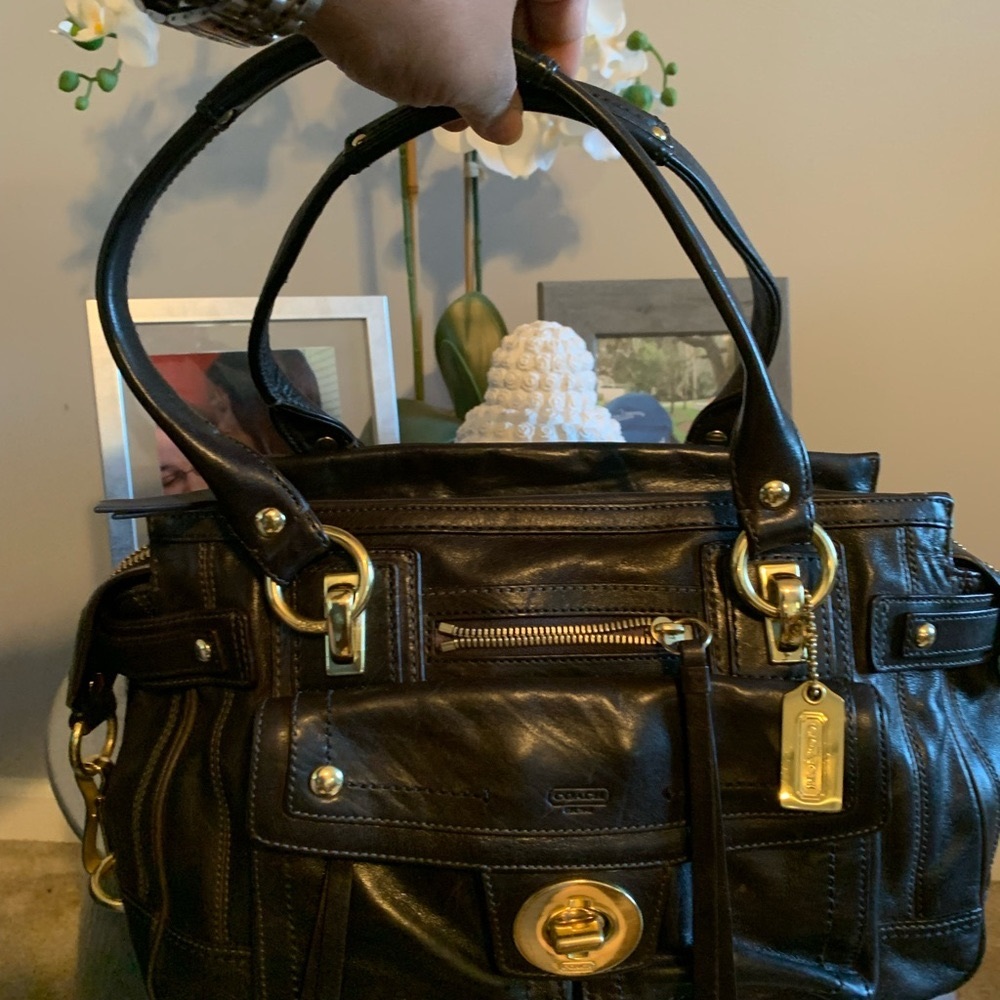 Beautiful Classic Coach bag